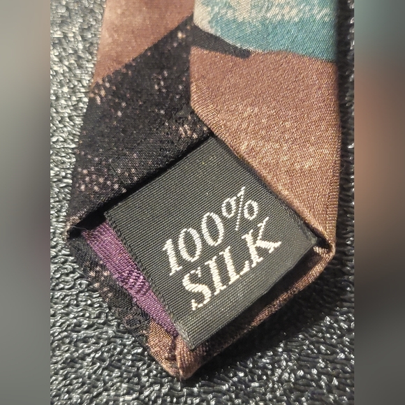 Tabasco Pepper Sauce Novelty Tie 100% Silk Approx 59 inches Long - USA Made - Picture 10 of 11